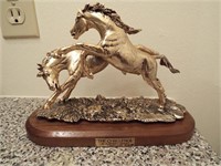 HORSE STATUE "THE CHALLENGE"