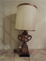 URN STYLE LAMP WITH SHADE