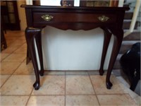 MAHOGANY QUEEN ANNE ENTRY TABLE