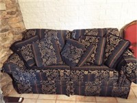 UPHOLSTERED SOFA WITH THROW PILLOWS