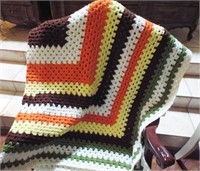 CROCHETED GRANNY SQUARE AFGHAN
