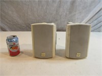 Deux haut-parleurs Acousth Labs Model AL 302 W
