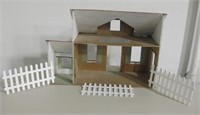 Doll House & 3 Picket Fences