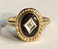 14k Gold Ring With Black Stone & Diamond Center
