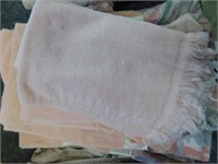 Six piece ruffled peach towel set, new - 4