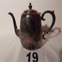 SILVER PLATE TEAPOT BY WM ROGERS
