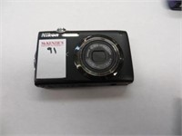 NIKON COOLPIX CAMERA (NO CORDS)