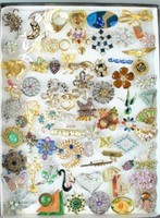 (70+) COSTUME JEWELRY PINS