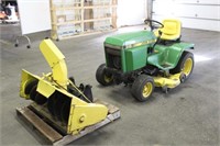 John Deere 318 Lawn & Garden Tractor