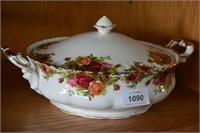 Royal Albert, 'Old Country Roses', double-handled