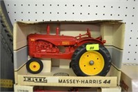 Ertl Massey-Harris 44