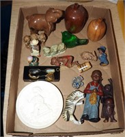 18 Pc Collectible Figurines Novelty Box Lot