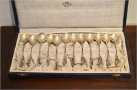 Cased set of Dutch silver apostle spoons, 125g