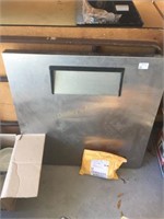 1 Cooler / Freezer Door With Hinge