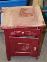 SMALL VINTAGE RED CABINET ! AR