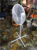 Hampton Bay Oscillating Fan