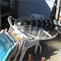 Patio table, 3 patio chairs & umbrella
