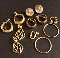 Beautiful gold colored earrings
