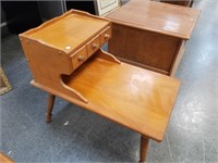 2 TIER END TABLE EARLY AMERICAN