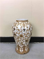 Large decorative vase 2/2