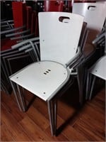 3 chaises bistro IKEA, empillables, blanches