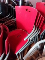 4 chaises bistro IKEA, empillables, rouges