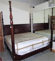 King Size 4 Post Bed w/mattress & box springs