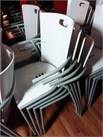 4 chaises bistro IKEA, empillables, blanches