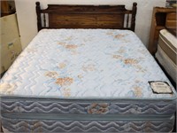 Queen Size Dark Wood COMPLETE Bed