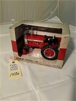 Ertl Farmall 656 Tractor - CaseIH Edition 1/16