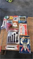 BOX OF ASSORTED TOOLS