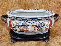 LARGE CHINESE PORCELAIN FOOTBATH W STAND