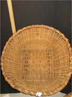 Fantastic Large Basket with 30 wood coat hangers