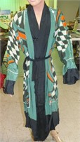 Oriental silk robe, belt, no fasteners,  Size 6 -8