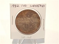 1982 .999 1OZ LIBERTAD SILVER COIN