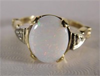 1960s 10kt Gold w/ Natural opal & Diamond Ring