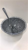 11” Round bowl with spoon