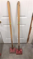 Pair of roofing shovels