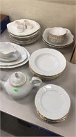 Part set of dishes, dinner plates, platters,