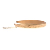 A Lady's Vintage Bangle Bracelet in 18K