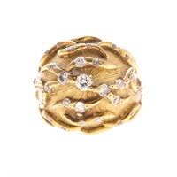 A Lady's Diamond Dome Ring in 18K Gold