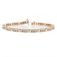 A Lady's Diamond Tennis Bracelet in 14K