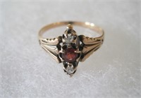Vintage Ladies 10k Gold Garnet Diamond Ring 61/4