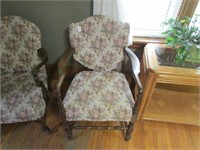 ARMCHAIR / FLORAL UPHOLSTRY