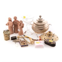 Assorted decorative items