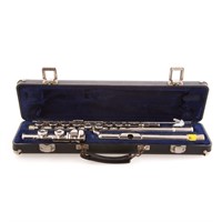 W.T. Armstrong 104 nickel-plated flute