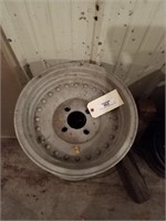 14in × 6 1/2in aluminum wheels quantity 4