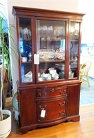 41" mahogany hutch\china cabinet