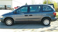 2002 Chrysler Voyager minivan