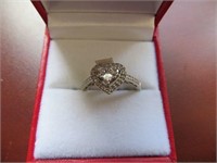 LADIES 10K GOLD DIAMOND RING